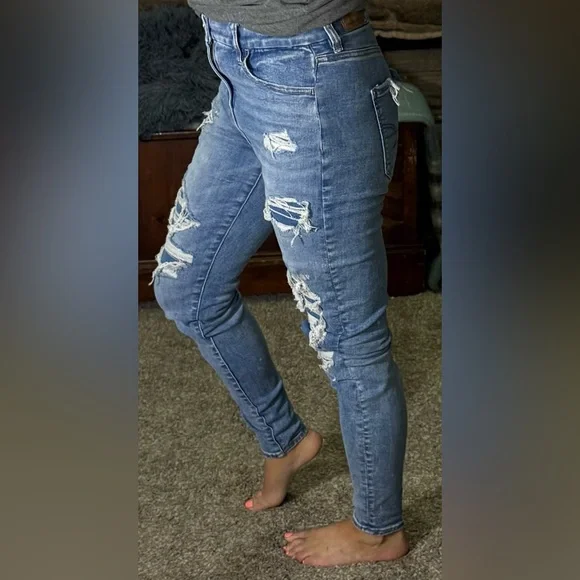 American Eagle Outfitters Ripped Light Blue Skinny Jeans - Picture 2 of 8